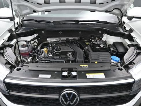 Used 2023 Volkswagen Taos SE FWD image 35