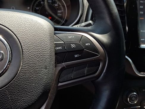 Used 2019 Jeep Cherokee Limited AWD/4WD image 24