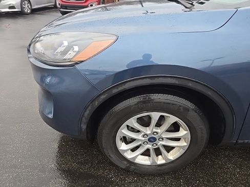 Used 2020 Ford Escape SE image 9