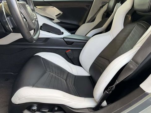 Used 2022 Chevrolet Corvette Stingray Premium Conv w/ Z51 Performance Package image 21