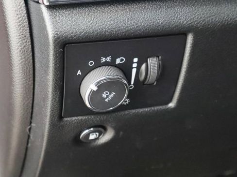 Used 2022 Jeep Grand Cherokee Limited image 23