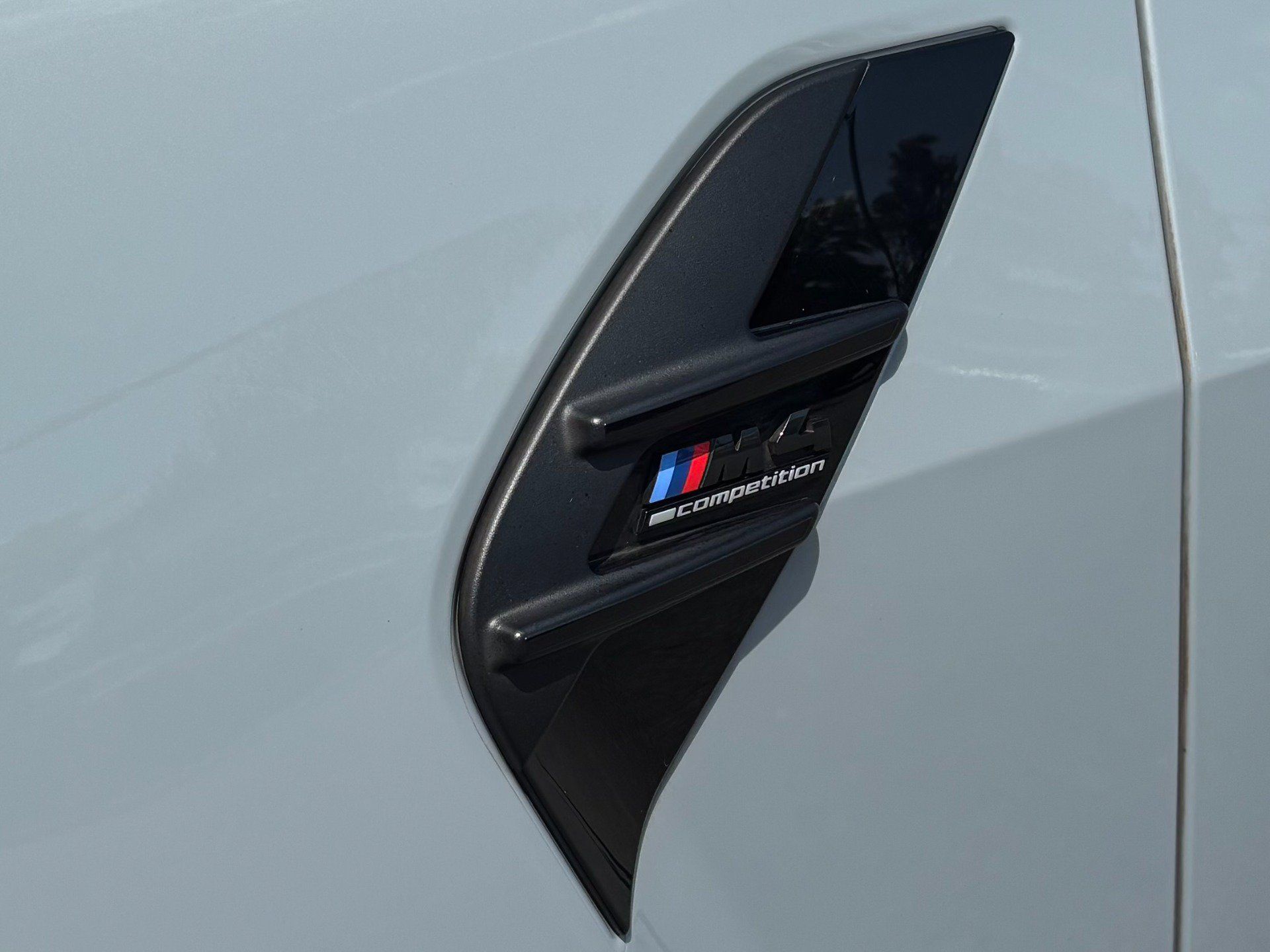 Used 2023 BMW M4 xDrive Competition w/ M Carbon Exterior Package AWD/4WD image 10