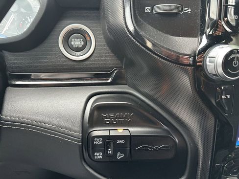 Used 2022 RAM 2500 Limited AWD/4WD image 33