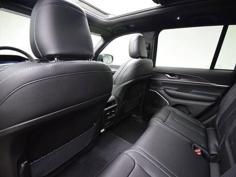 New 2025 Jeep Grand Cherokee Limited 4xe image 23