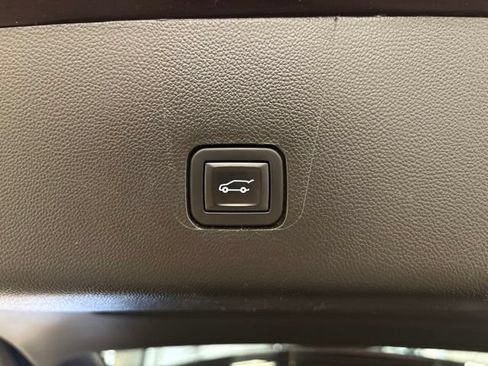 Used 2020 Chevrolet Traverse LT w/ Driver Confidence II Package AWD/4WD image 34