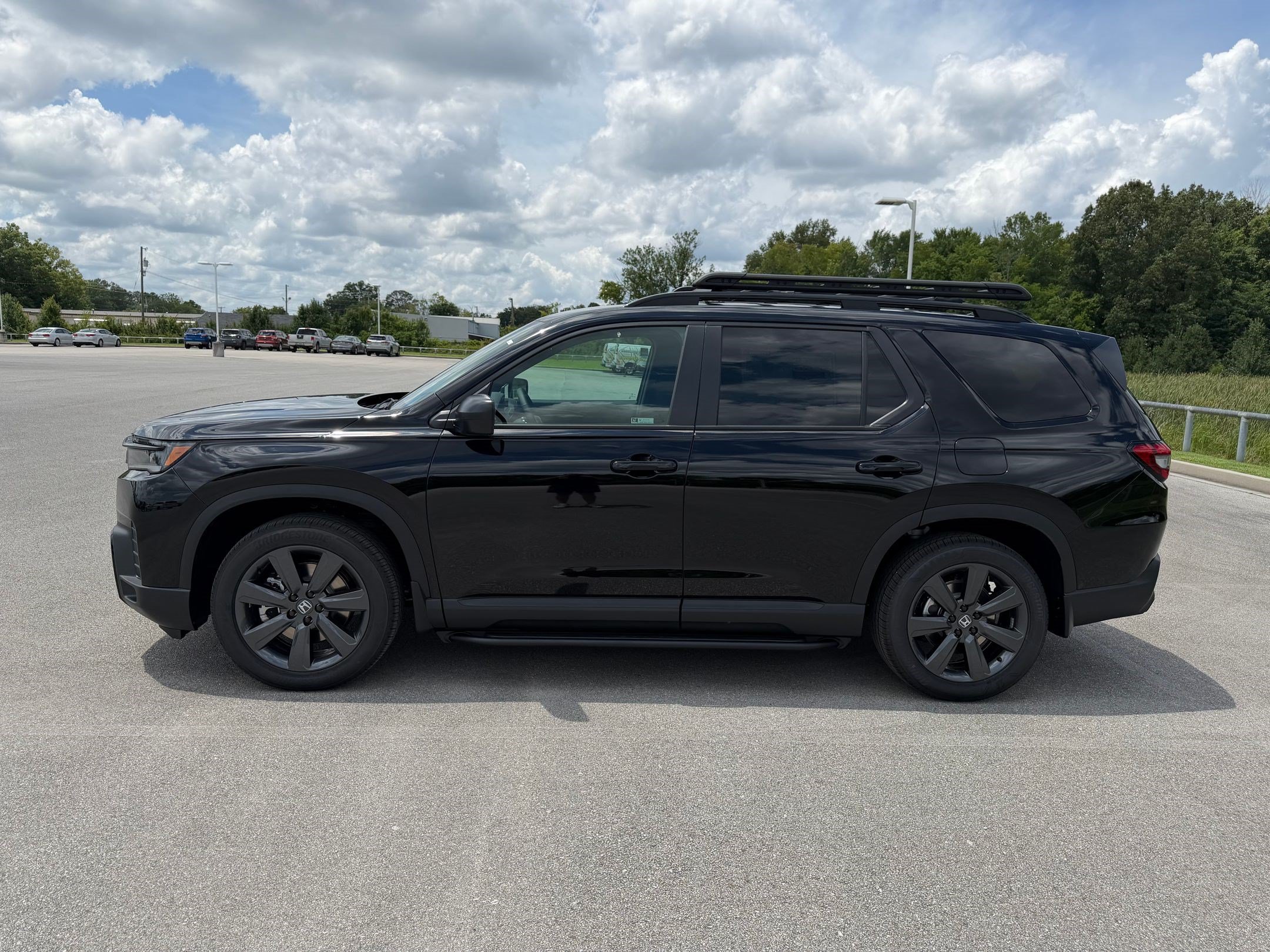 New 2026 Honda Pilot Sport image 2