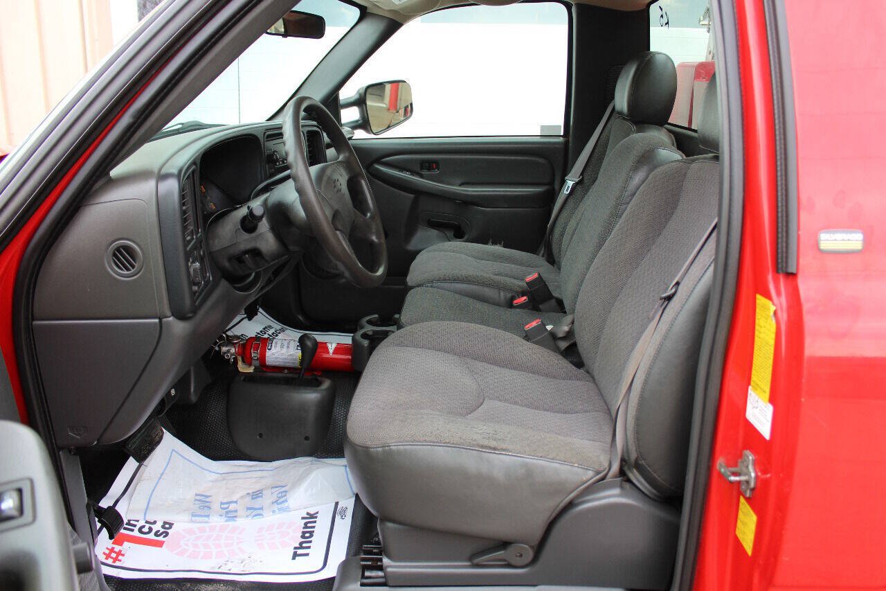 Used 2005 Chevrolet Silverado 3500 4x4 Regular Cab image 11