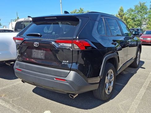Used 2025 Toyota RAV4 XLE AWD/4WD image 4