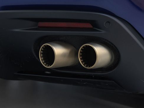 Certified 2025 Ferrari Roma Spider RWD image 33