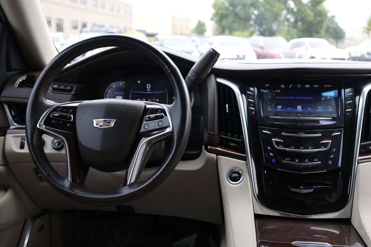 Used 2017 Cadillac Escalade Premium Luxury AWD/4WD image 23