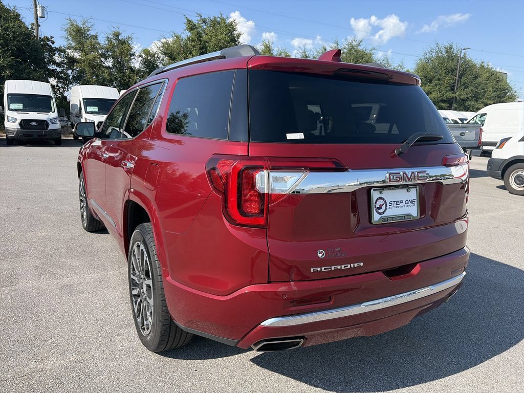 Used 2020 GMC Acadia Denali w/ Technology Package FWD image 5