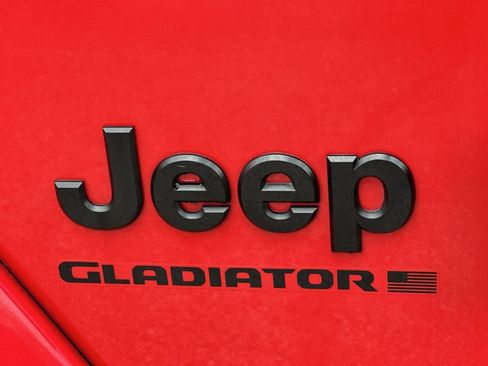 Used 2024 Jeep Gladiator Sport AWD/4WD image 43
