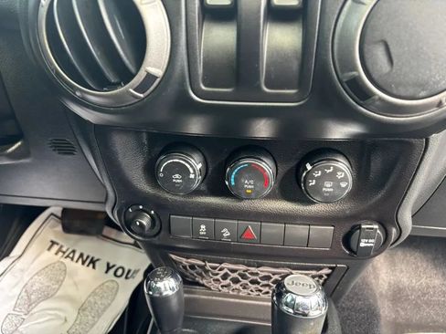 Used 2017 Jeep Wrangler Sport w/ Quick Order Package 24S AWD/4WD image 21