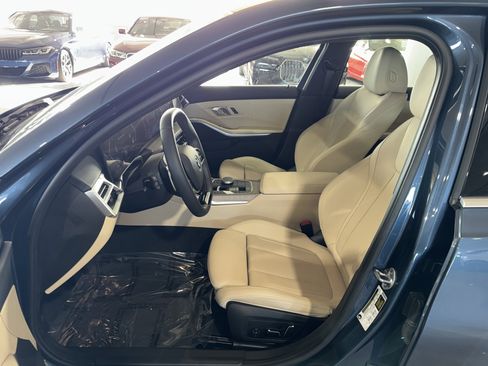 Certified 2025 BMW 330i Sedan w/ Convenience Package image 18