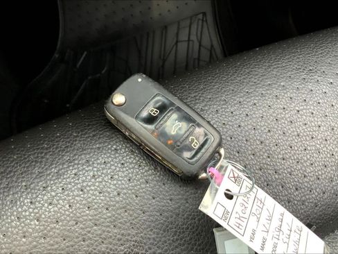 Used 2017 Volkswagen Tiguan Wolfsburg Edition image 12