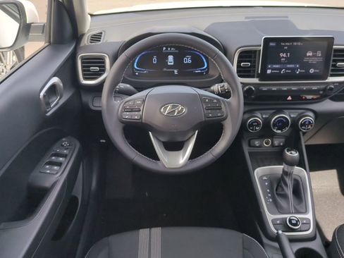 New 2026 Hyundai Venue SEL FWD image 18