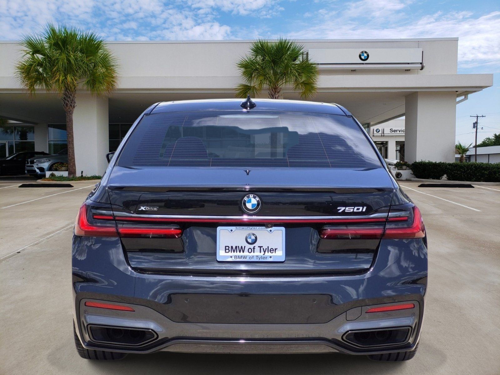 Used 2022 BMW 750i xDrive w/ Executive Package AWD/4WD image 5