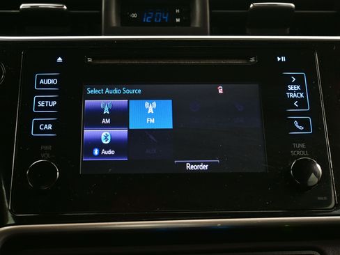 Used 2019 Toyota Corolla LE image 18