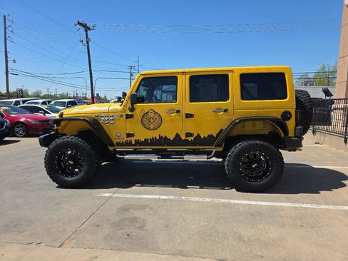 Used 2015 Jeep Wrangler Unlimited Sahara AWD/4WD image 8