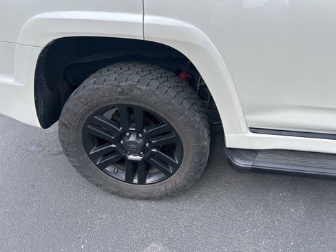 Used 2019 Toyota 4Runner Limited AWD/4WD image 13