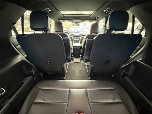 Used 2024 Ford Explorer ST-Line w/ Class IV Trailer Tow Package image 32