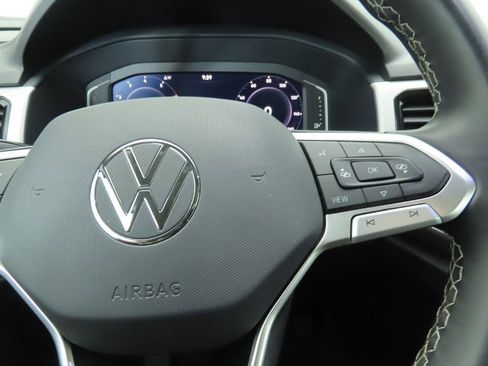 Certified 2023 Volkswagen Atlas SE w/ Panoramic Sunroof Package image 12