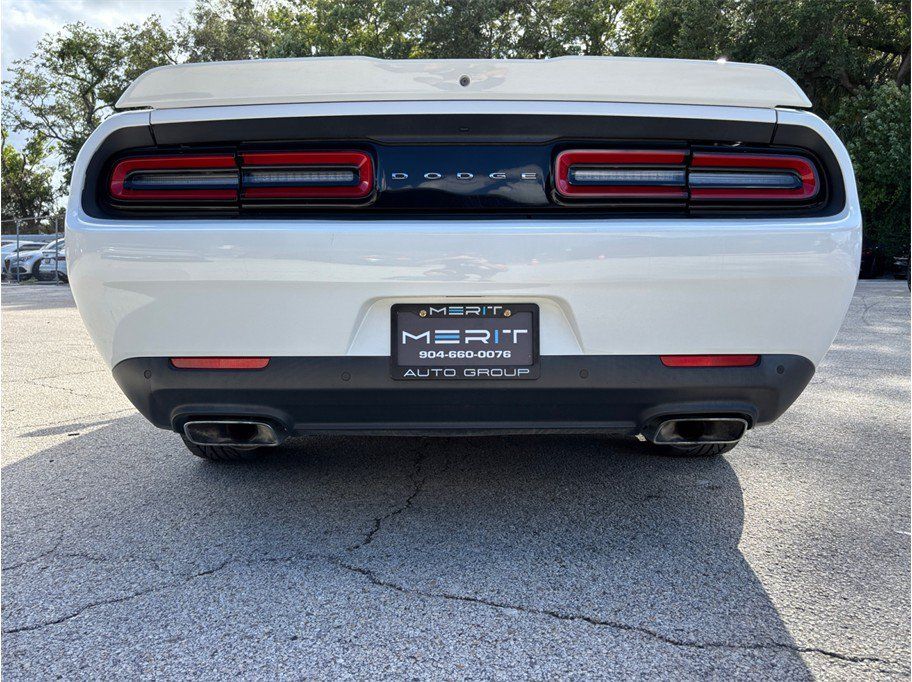 Used 2018 Dodge Challenger R/T w/ Performance Handling Group RWD image 15