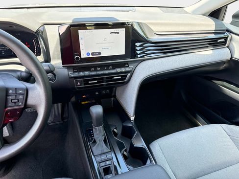 Used 2025 Toyota Camry LE image 21