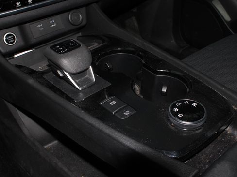 Used 2023 Nissan Rogue SV image 14