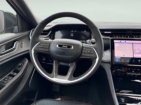 New 2025 Jeep Grand Cherokee L Limited w/ Luxury Tech Group II image 26