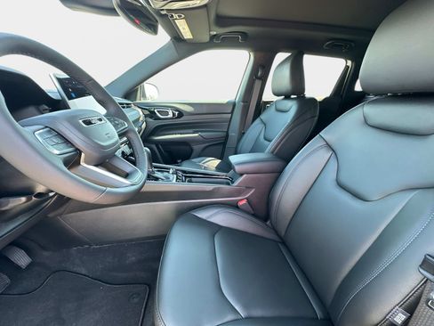 New 2025 Jeep Compass Limited w/ Sun & Sound Group image 22