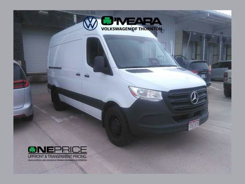 Used 2025 Mercedes-Benz Sprinter 2500 image 1