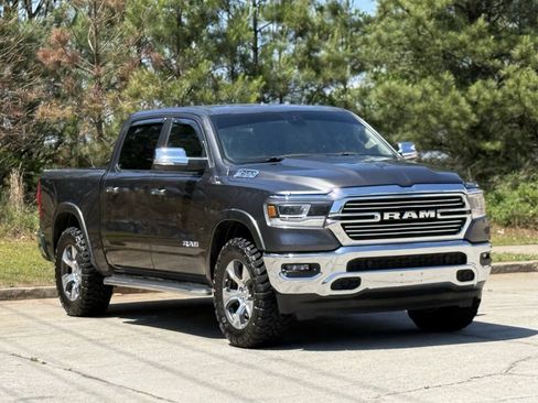 Used 2019 RAM 1500 Laramie AWD/4WD image 3