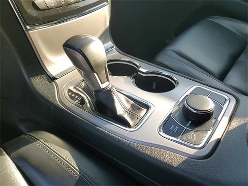 Used 2021 Jeep Grand Cherokee Limited image 19