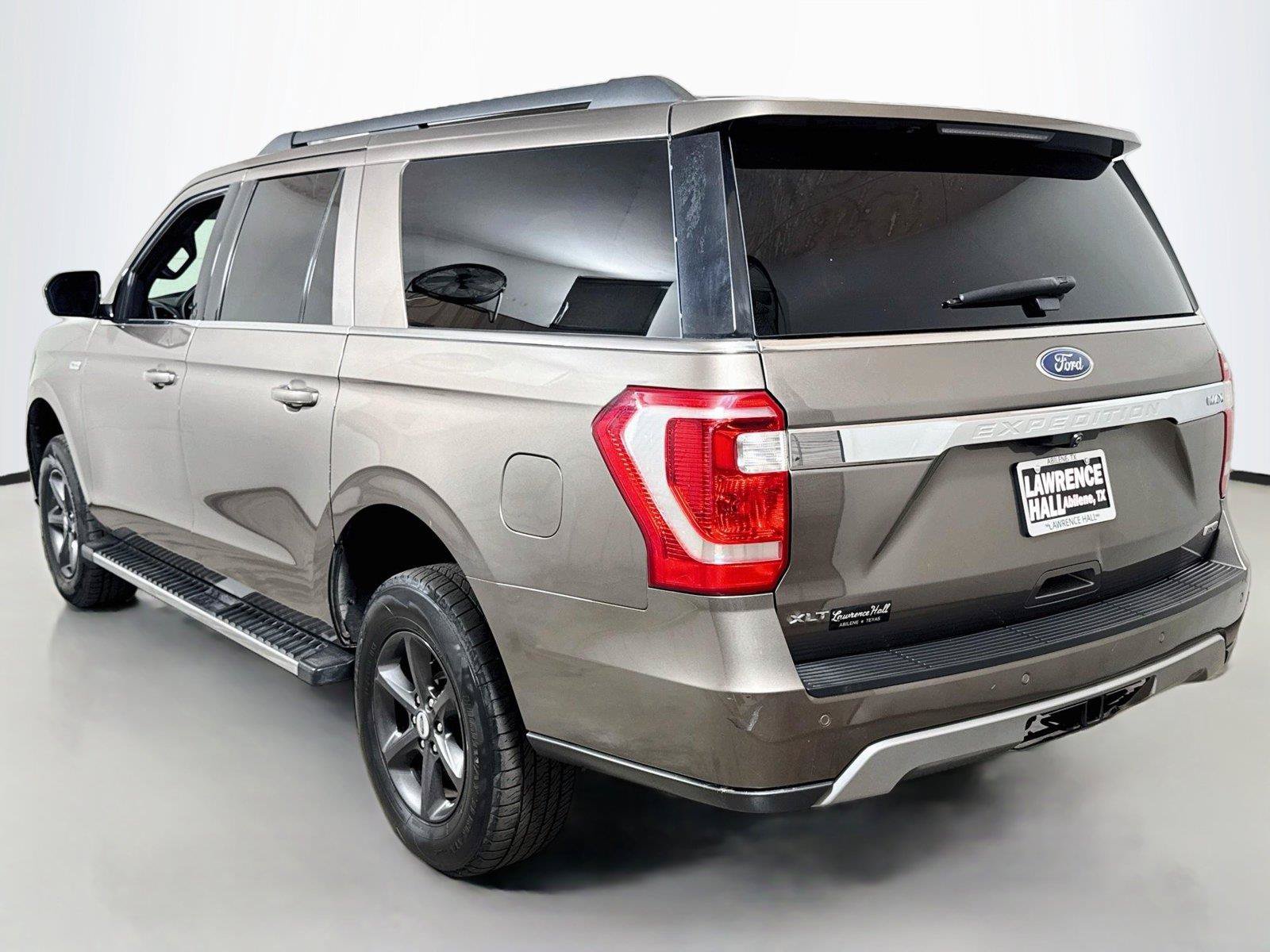 Used 2019 Ford Expedition Max XLT w/ Equipment Group 202A AWD/4WD image 6