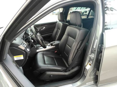 Used 2014 Mercedes-Benz E 250 BlueTEC Sedan image 6