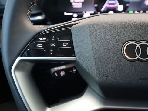 Used 2025 Audi Q5 Premium w/ Convenience Package image 11