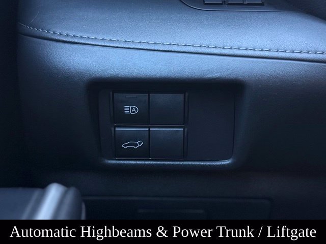 Used 2020 Toyota Highlander XLE AWD/4WD image 29