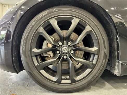 Used 2019 Nissan 370Z Touring RWD image 38