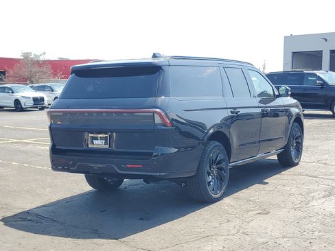 New 2026 Lincoln Navigator L Reserve AWD/4WD image 4