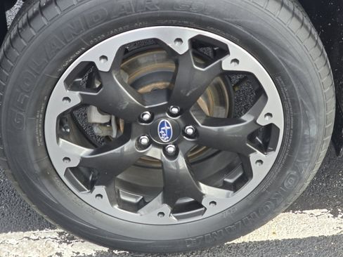 Used 2022 Subaru Crosstrek 2.0i Premium w/ Moonroof Package image 9