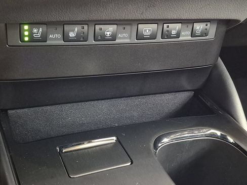 Certified 2024 Lexus ES 300h w/ Premium Package FWD image 25