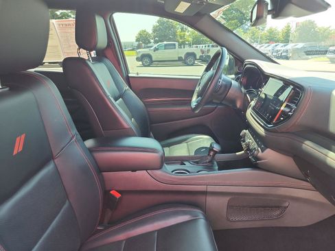 Used 2024 Dodge Durango GT RWD image 7