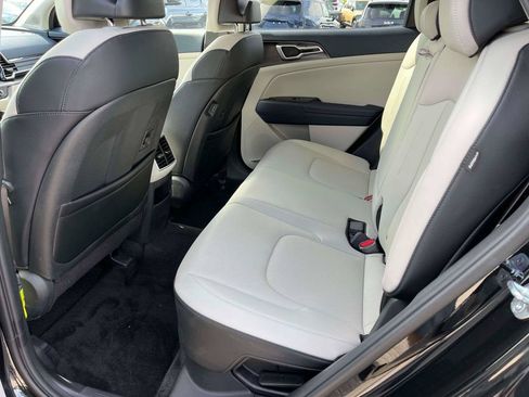 Certified 2025 Kia Sportage EX AWD/4WD image 7