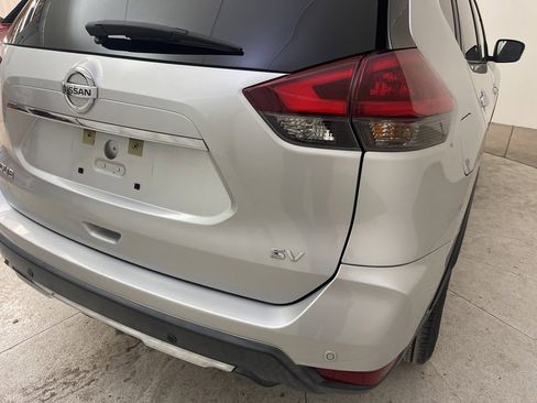 Used 2019 Nissan Rogue SV image 14