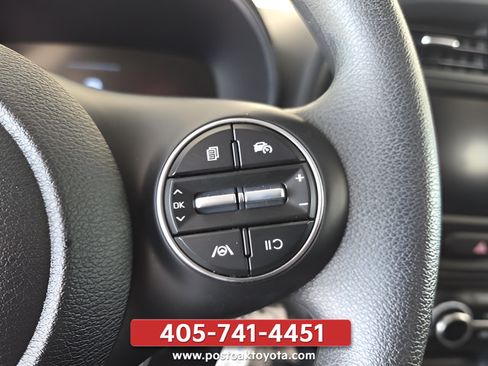Used 2025 Kia Soul LX w/ LX Technology Package FWD image 13