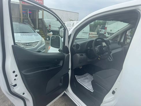 Used 2017 Nissan NV200 SV w/ Technology Package FWD image 18