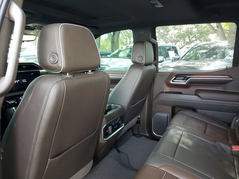 Used 2025 GMC Sierra 1500 Denali w/ Denali Reserve Package AWD/4WD image 10