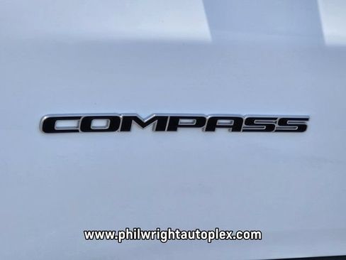 Used 2022 Jeep Compass Limited AWD/4WD image 15
