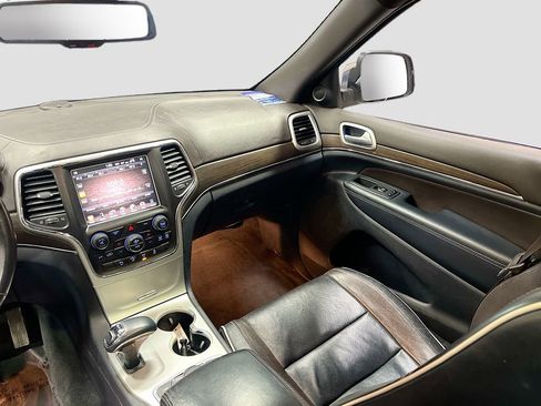 Used 2014 Jeep Grand Cherokee Overland w/ Advanced Technology Group image 24